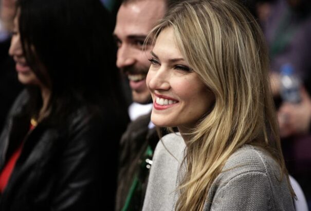 Leveszik a nyomkövetőt Eva Kailiról, a brüsszeli korrupciós botrány főszereplőjéről