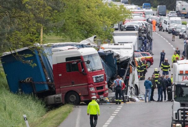 Halálos magyar buszkarambol Szlovákiában: 18 utas hazaérkezett, ketten továbbra is mélyaltatásban vannak