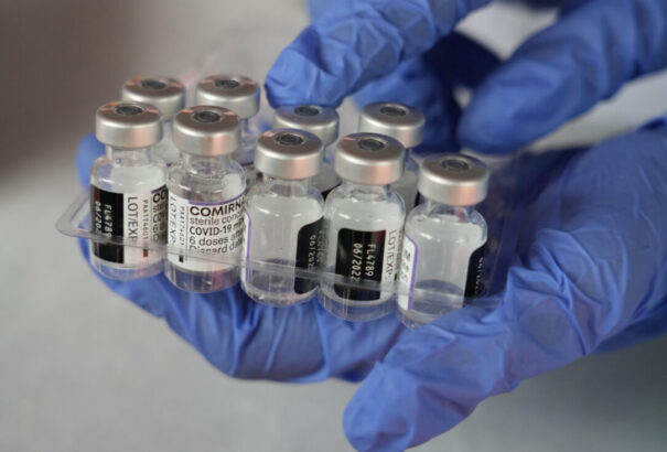 Az EU változtat a Pfizer-vakcinák szerződésén