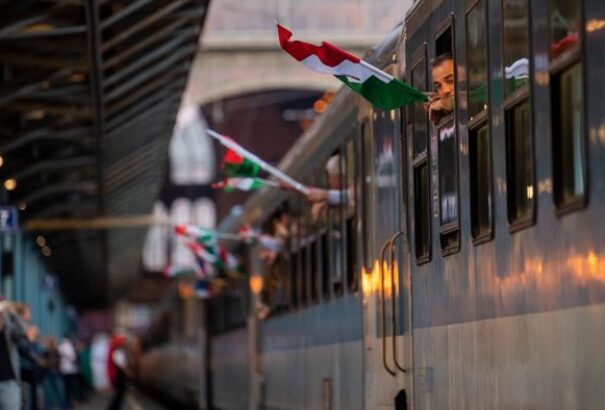 Csíksomlyói búcsú – Elindult Erdélybe a Székely gyors és a Csíksomlyó expressz