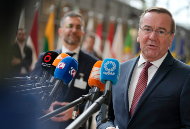 A német védelmi miniszter Magyarországot bírálta az Ukrajnának nyújtott segélyek blokkolása miatt