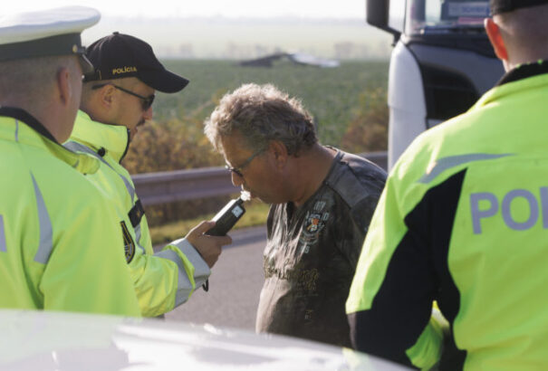 A májusi hétvégéken közlekedésbiztonsági akciókat tartanak a rendőrök