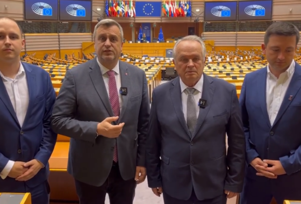 A Slovenský patriot hivatalosan is az SNS listáján vág neki a választásoknak