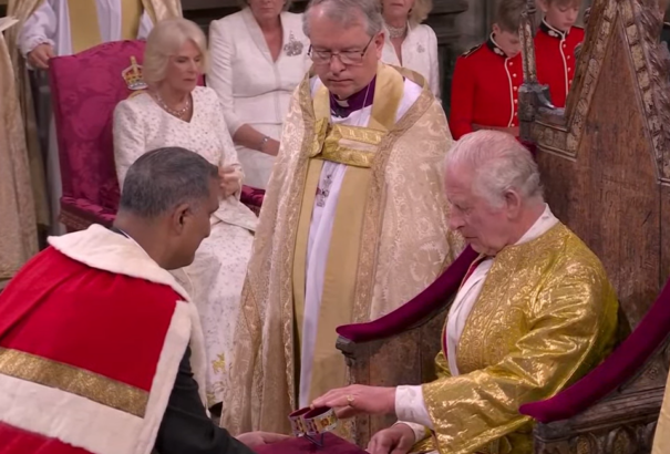 III. Károly király letette az esküt