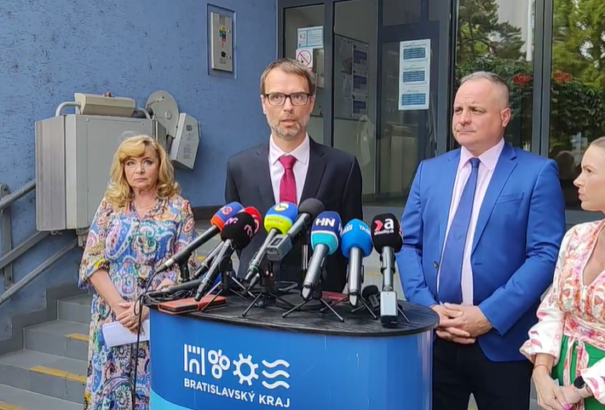 Az összeomlás szélén áll a kórházi ellátás Pozsony megyében. Sok akut betegen nem tudják elvégezni a szükséges műtétet