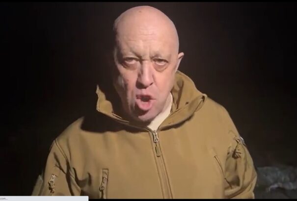 Csak erős idegzetűeknek: Videót tett közzé a Wagner vezére, halott katonáit mutogatva