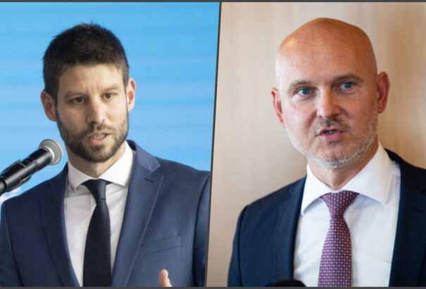 Össztűz Hegerre: Az SaS és a PS szerint a kormányfő visszaélt a közmédiával