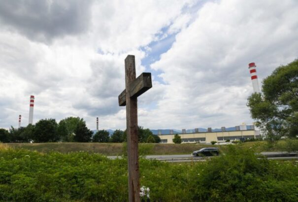 Egymásnak esett a HLAS és a Demokrati – Pellegrini újraindítaná a Slovalcot, a Demokrati nem