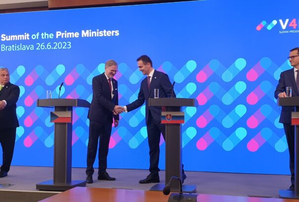 Király Zsolt: V4-csúcs Pozsonyban. Ódorral együtt kicsinek bizonyult a szlovák főváros Orbánnak