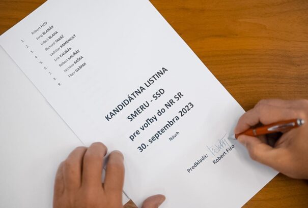 Fico vezeti a Smer jelöltlistáját, a TOP 9-ben van Kaliňák és Gašpar is