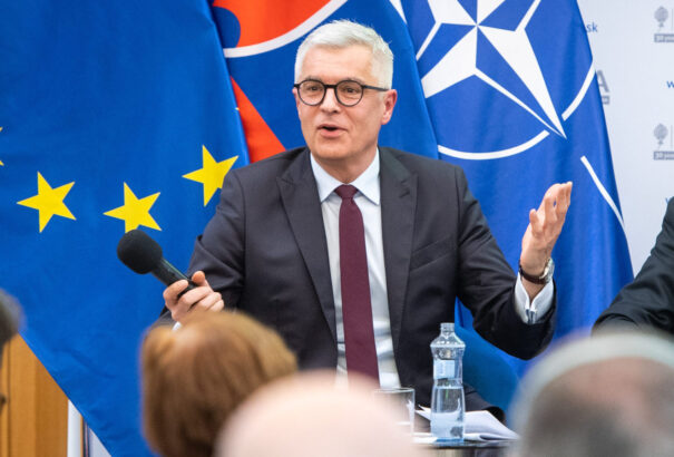 Korčok bejelentette, tényleg fontolóra veszi az államfőjelöltséget