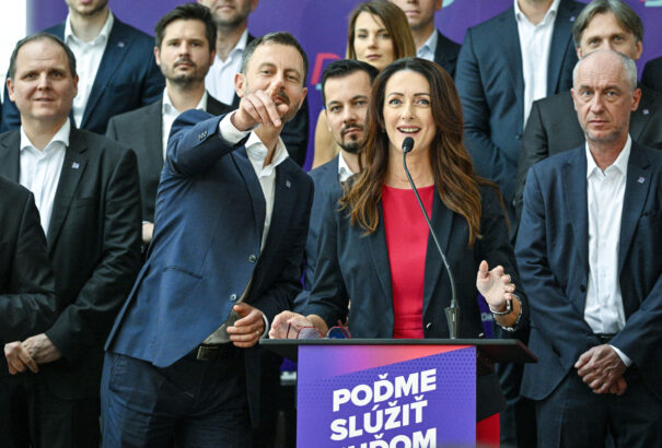 A Heger körül csoportosuló képviselőknek továbbra sincs elegendő aláírásuk Kollár visszahívására