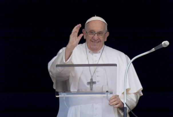 Ferenc pápa gratulált az új államfőnek