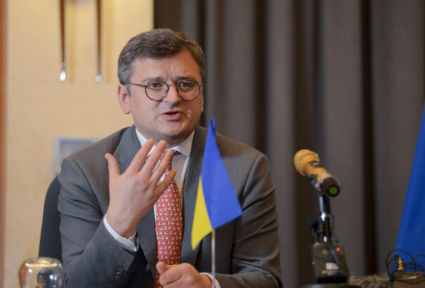 Kuleba felszólította a nemzetközi közösséget, hogy vessen véget a Putyin-rezsim gonoszságának