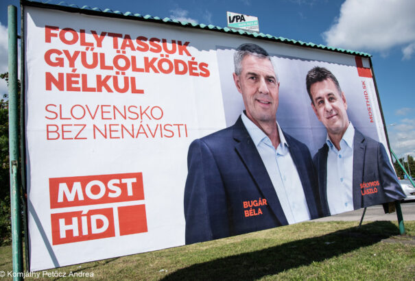 Bugár tényleg beveti magát! Már a települések hangszóróiból is ő szól