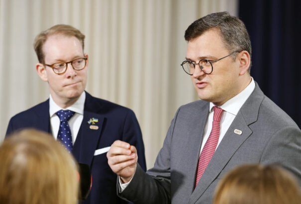 Az ukrán külügyminiszter üzent Orbánnak: Ha ennyire okos, győzze meg Putyint a kivonulásról