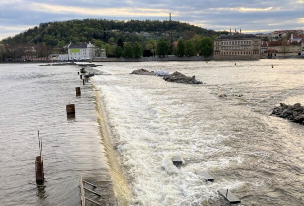 Megkezdődött a Balaton vizének óvatos eresztése