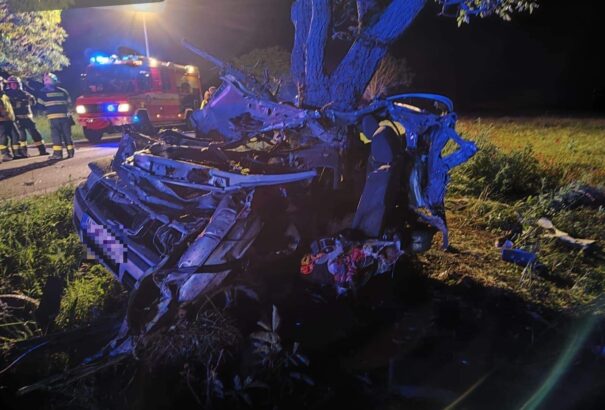 Súlyos autóbaleset Párkánynál: Két halott