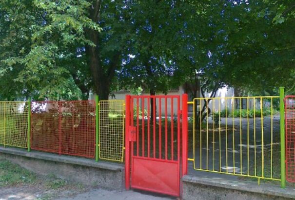 Király Zsolt: Bezárták, hogy megmentsék a magyar óvodát. Jár a törpillás tetkó!