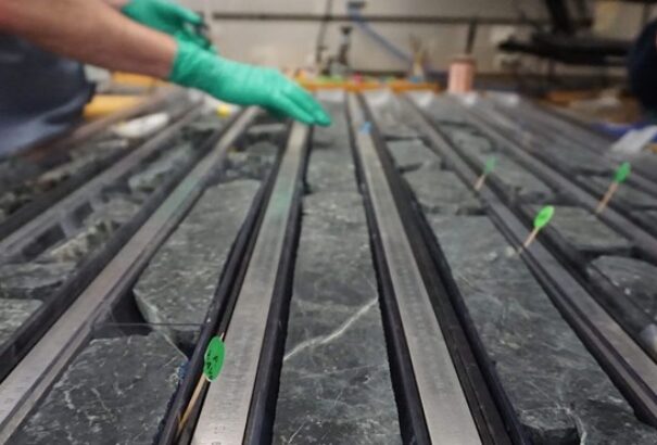 1267 méteres kőzetet húztak ki az óceán mélyéről, kiderülhet, mi történik a Föld mélyében