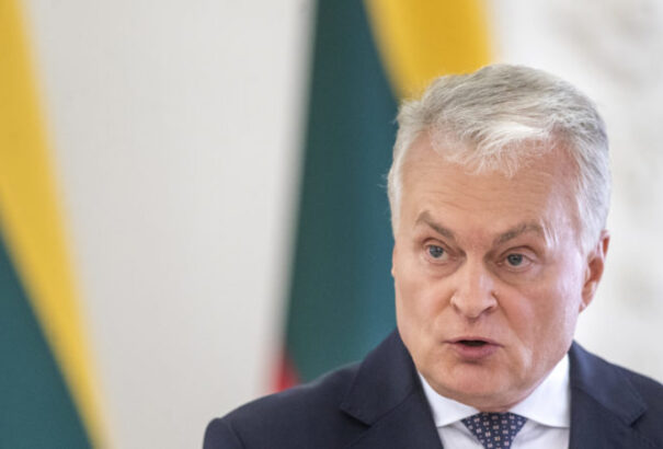 Litván elnök: Ha Ukrajna jelenleg nem lehet a NATO tagja, akkor biztonsági garanciákat kell kapnia
