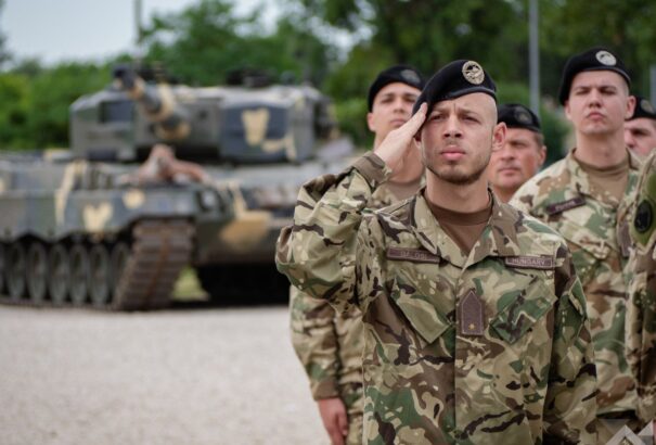 Honvédelmi miniszter: Korszakváltás van a magyar haderőnél