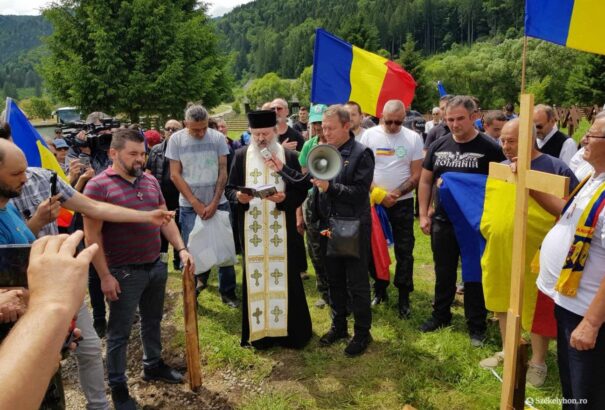 Úzvölgye: Újabb kereszteket szeretnének a románok, ezúttal fából