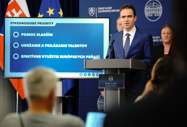 A kormány a háztartások kárára növeli az állami bevételeket