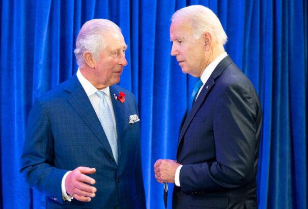 Nagy-Britanniába érkezett az amerikai elnök