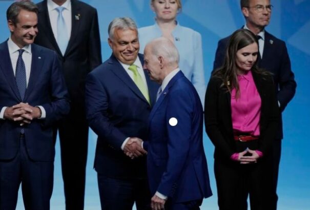 Körkép.sk hírlevél: Joe Biden csak Orbán Viktorral fogott kezet a NATO-csoportkép készítésekor (videóval)