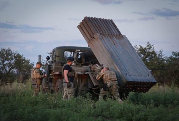 Országszerte megszólaltak a szirénák Ukrajnában, dróntámadás érte a Krím félszigetet és Odesszát