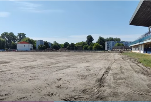 Szépen halad a komáromi stadion felújítása