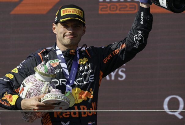 Újragyártják Verstappen Herendi trófeáját