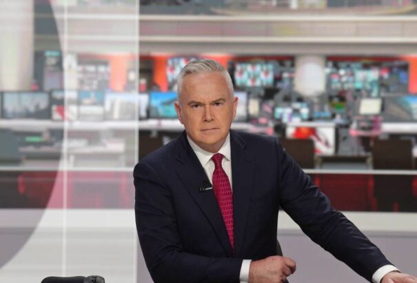 A BBC egyik legtekintélyesebb műsorvezetőjét érték szexuális visszaéléssel kapcsolatos vádak