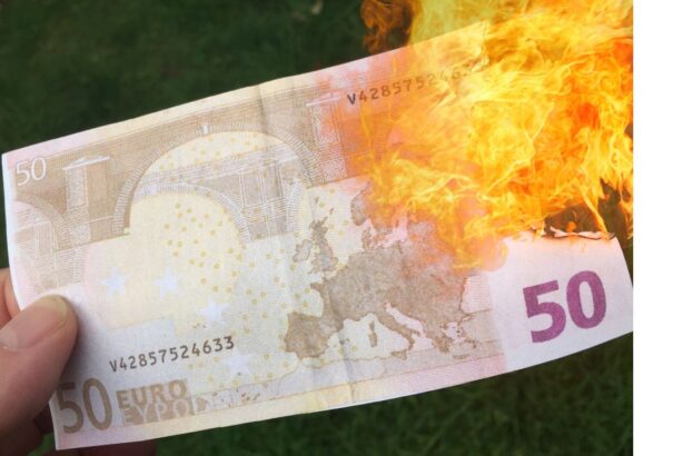 Csökkent az drágulás üteme az eurózónában és Szlovákiában is