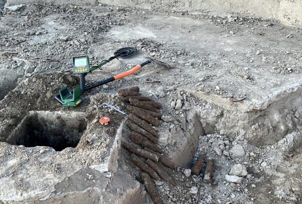 18 darab kézigránátot találtak Pozsonyban a villamossínek alatt