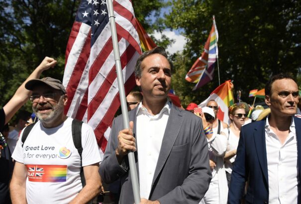 Micskó András: Aggodalom Prájd után