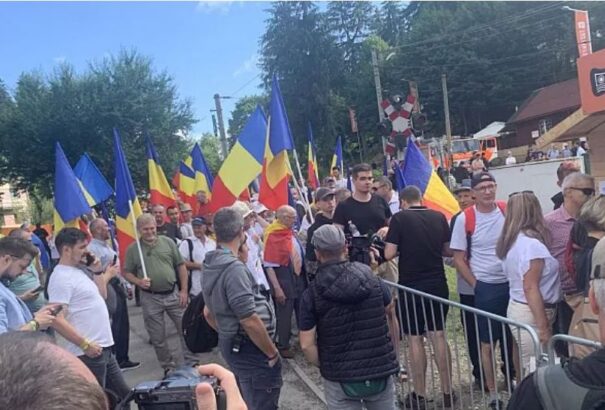 Román nacionalisták érkeztek Orbán Viktor beszédére Tusnádfürdőre