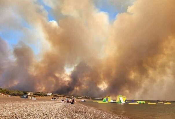 Korfun és Evián is evakuálják a lakosságot az erdőtüzek miatt – Képek, videók