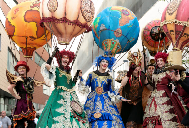 Tizenkét virágkocsi vonul fel az idei debreceni virágkarneválon