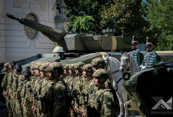 Jelentkezőket toboroz a Honvédség a Hiúz típusú harcjárműre