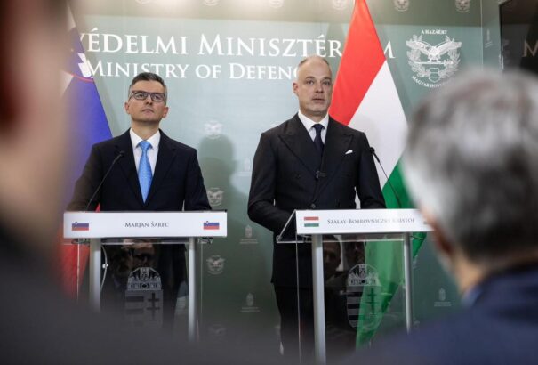 Szalay-Bobrovniczky Kristóf: a Magyar Honvédség helikopterei is segítenek Szlovéniában