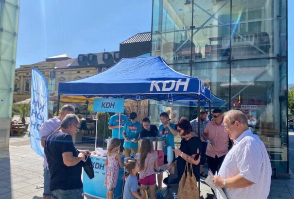 Smerohlas vagy a progresszívek? Kínos dilemma elé került a KDH