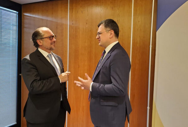 Miért lehetetlen a tűzszünet Ukrajna és Oroszország között? Schallenberg és Kuleba elmagyarázta