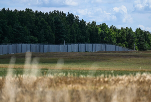 Bonyolódik a helyzet a lengyel-fehérorosz határon, a lengyel határőrök több katonát kérnek