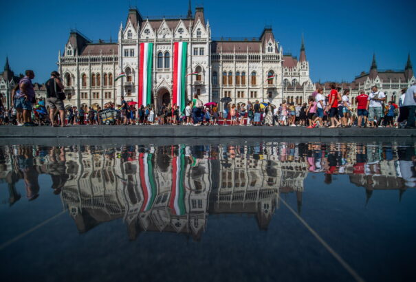 Orbán Viktor: Isten éltessen, Magyarország!