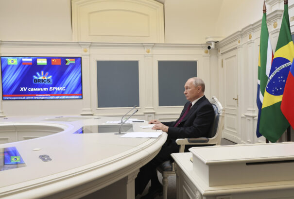 Putyin a BRICS-csúcson: Oroszország megpróbálja lezárni a Nyugat által Ukrajnában kirobbantott háborút