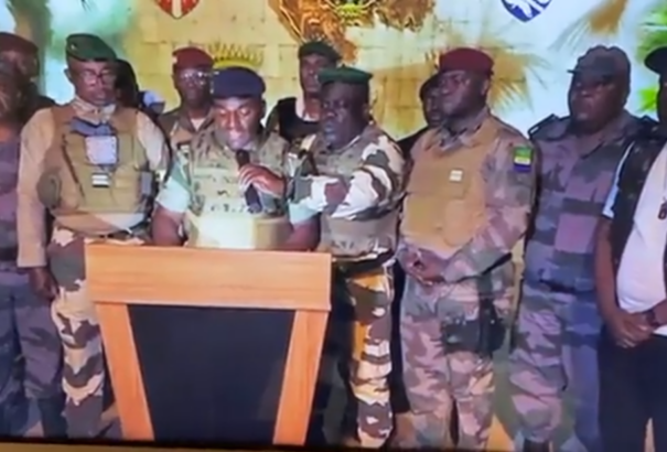 Dominóhatás? Katonai puccs zajlik Gabonban is