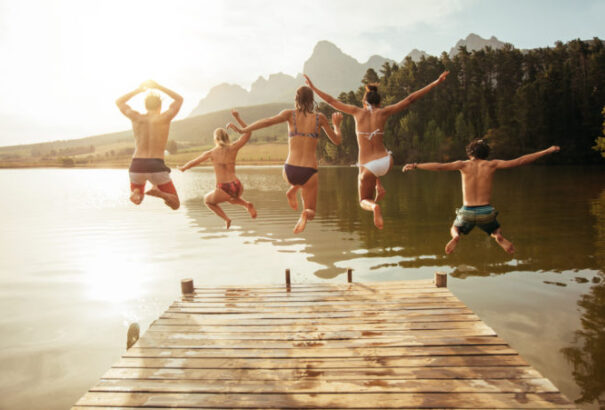 A szakember azt tanácsolja, hogy a nyilvános vizekben való fürdés után zuhanyozzunk le, és cseréljük le a vizes fürdőruhát