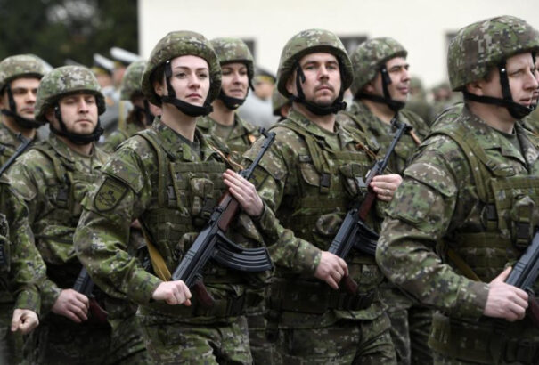 A rendkívüli katonai szolgálatot megtagadó szlovák polgárok a napokban kapják meg az illetékes járási hivatalok határozatait